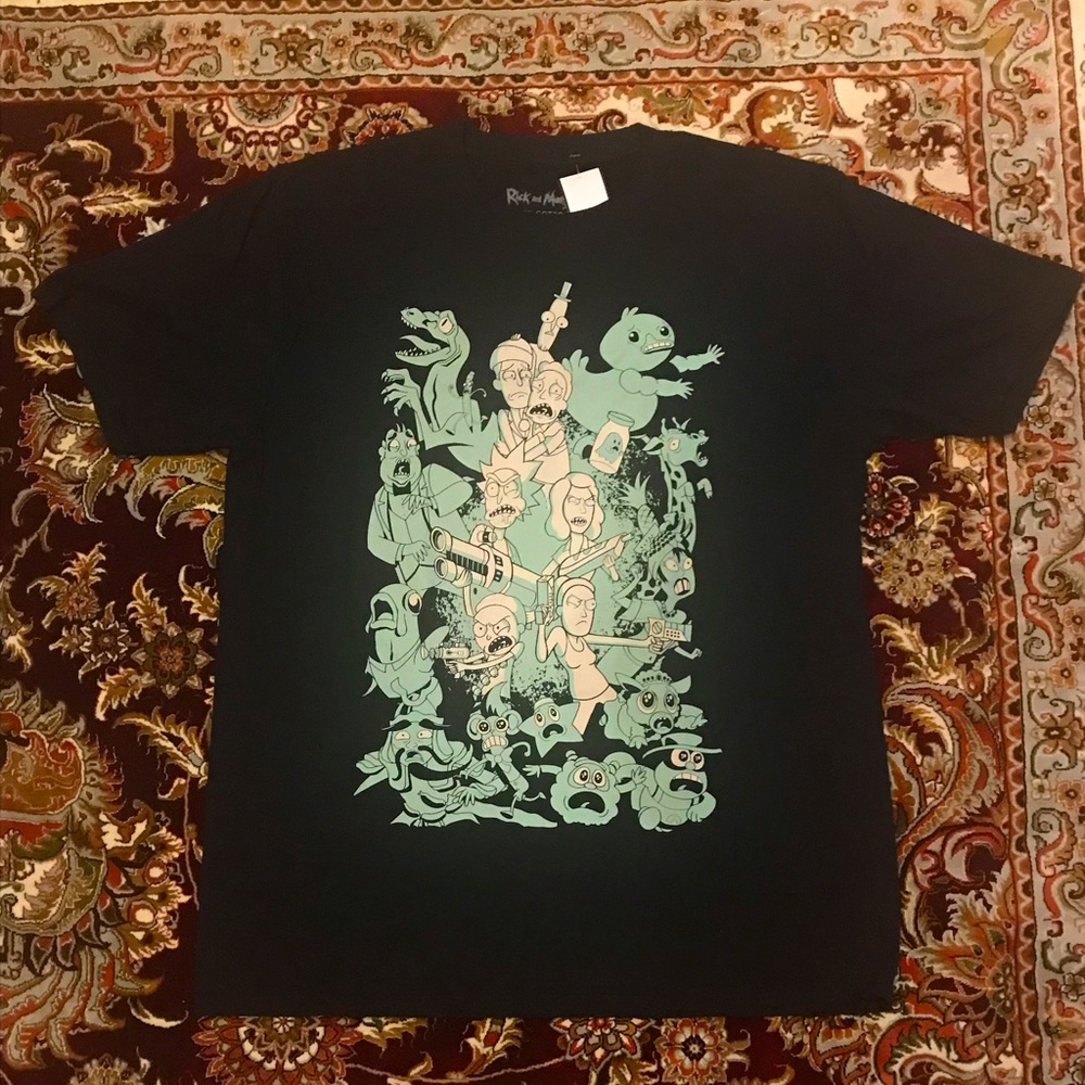 Rick and Morty  A Typical Day Graphic Tee Shirt Nice Condition Glow In The Dark